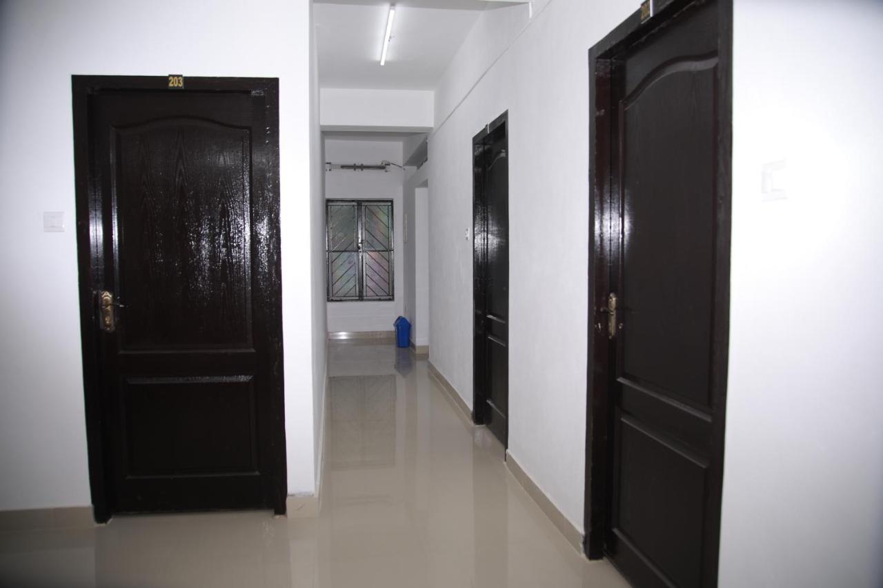 Meghna Residency Otel Thiruvananthapuram Dış mekan fotoğraf