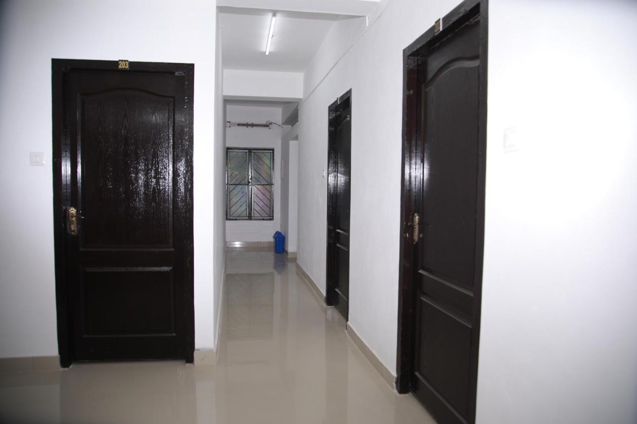 Meghna Residency Otel Thiruvananthapuram Dış mekan fotoğraf