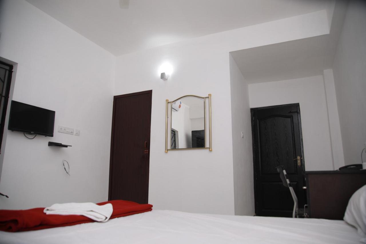Meghna Residency Otel Thiruvananthapuram Dış mekan fotoğraf