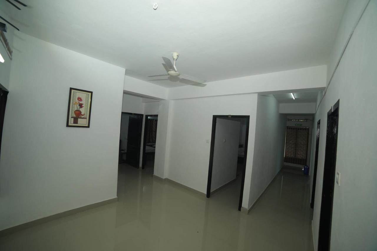 Meghna Residency Otel Thiruvananthapuram Dış mekan fotoğraf