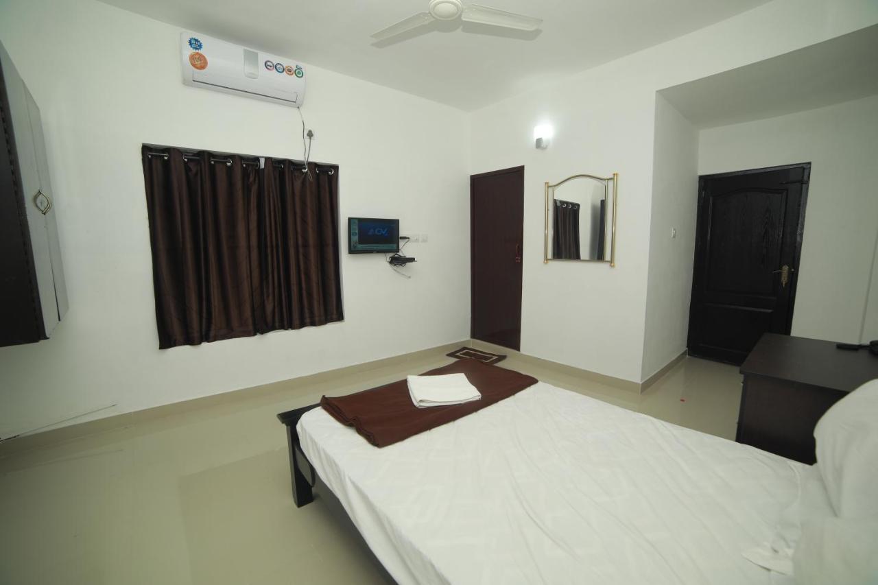 Meghna Residency Otel Thiruvananthapuram Dış mekan fotoğraf