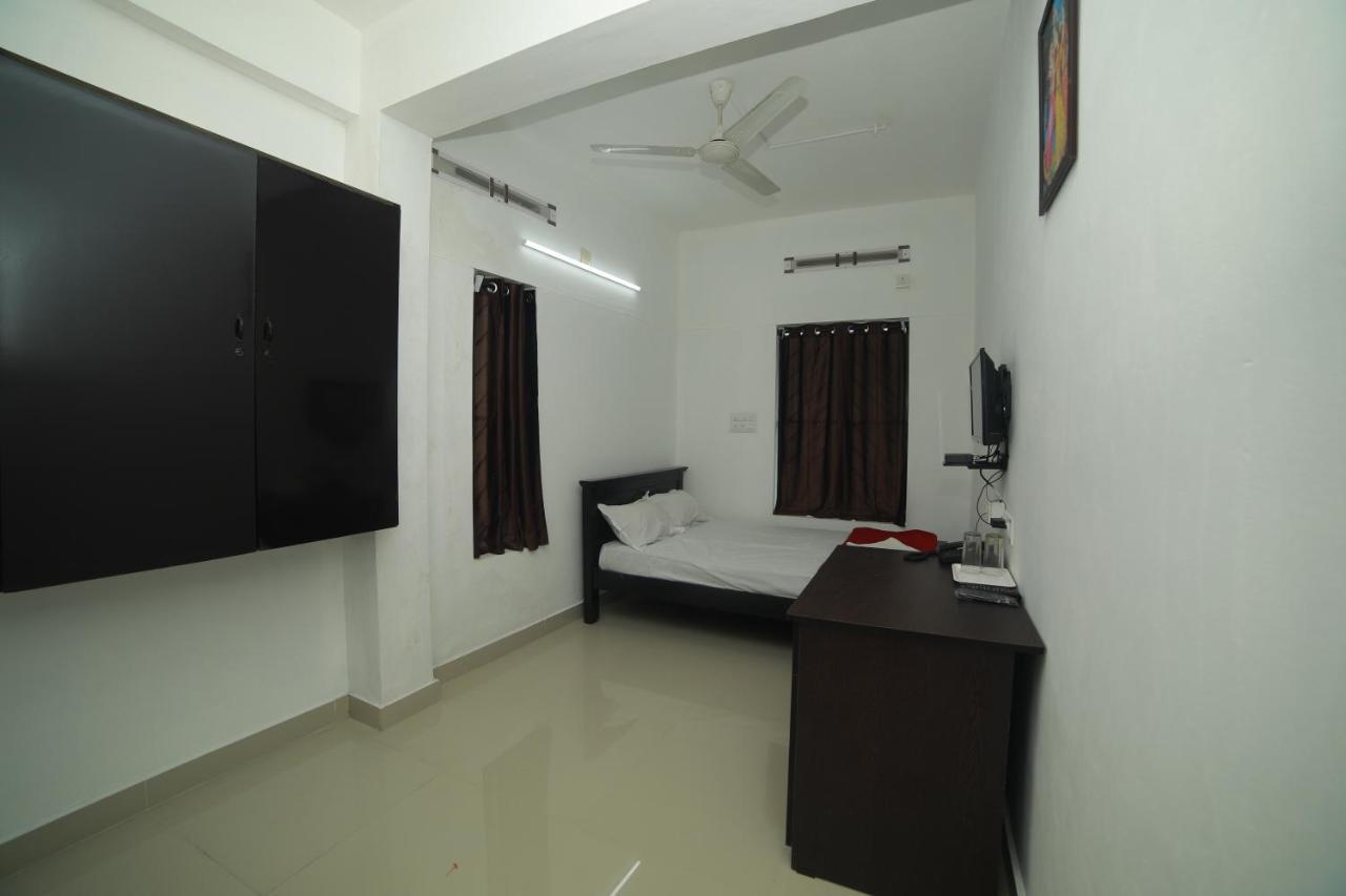 Meghna Residency Otel Thiruvananthapuram Dış mekan fotoğraf