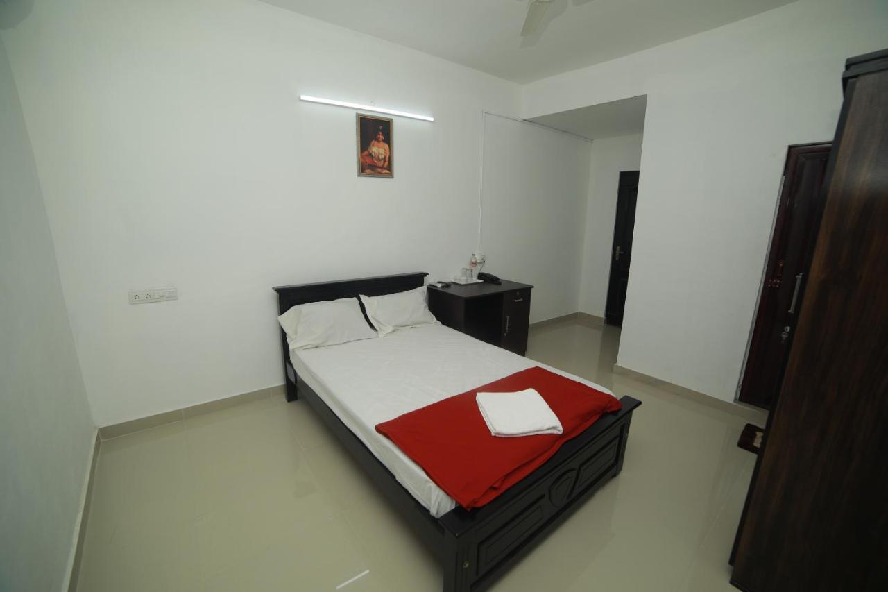 Meghna Residency Otel Thiruvananthapuram Dış mekan fotoğraf