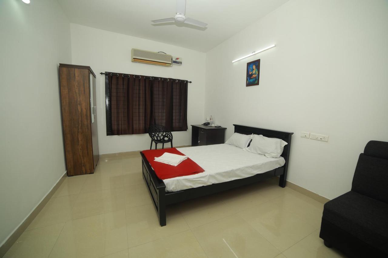 Meghna Residency Otel Thiruvananthapuram Dış mekan fotoğraf